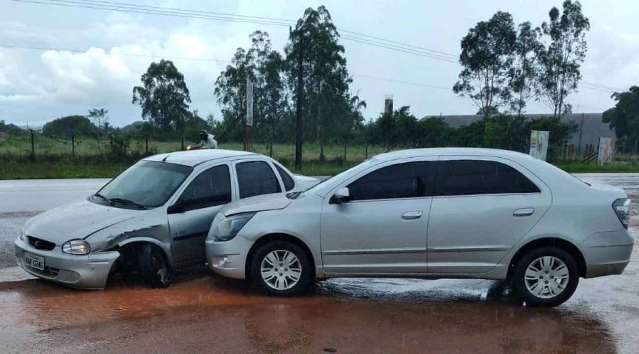 Colisão transversal é registrada em rodovia do Nortão