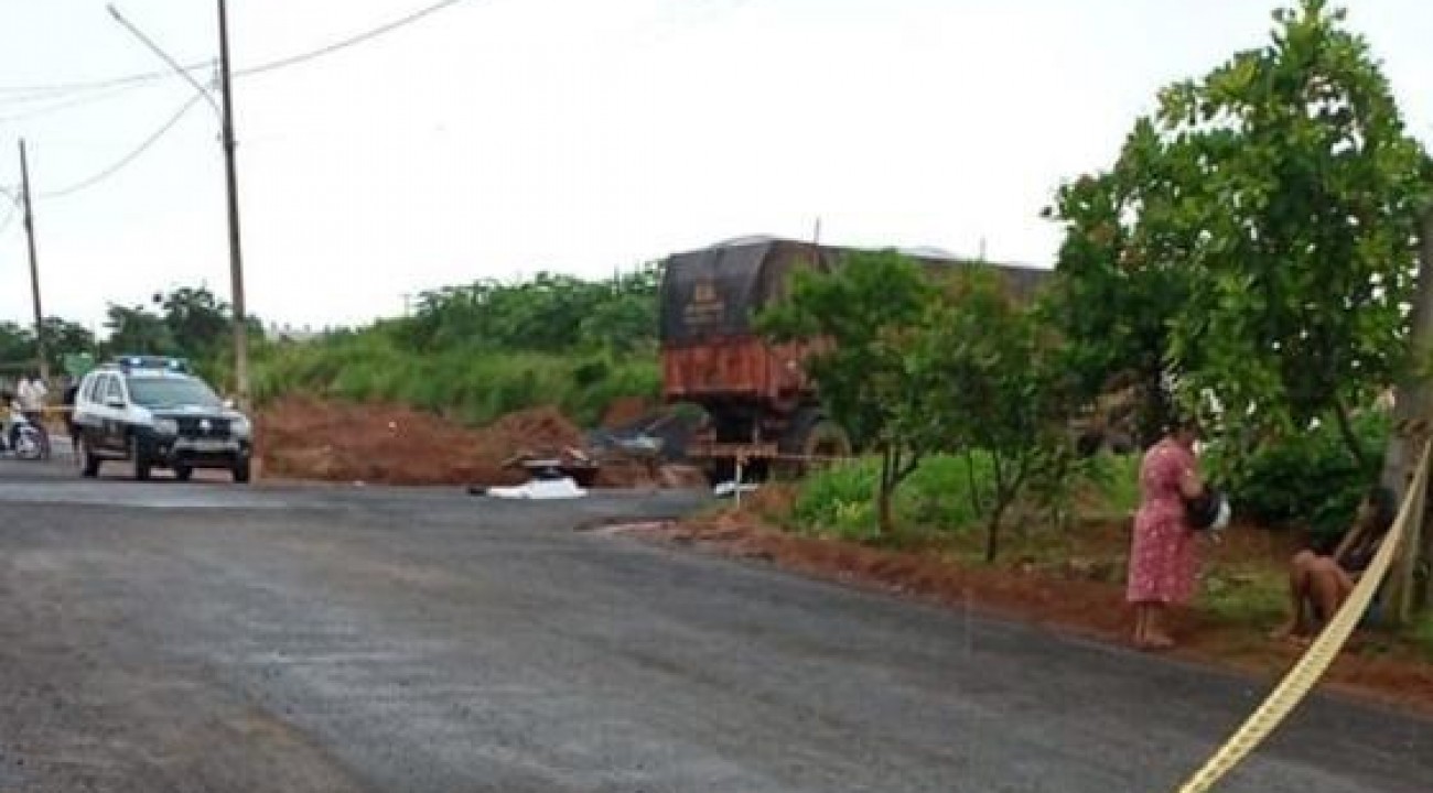 Caminhão atropela e mata menino que estava a caminho da escola